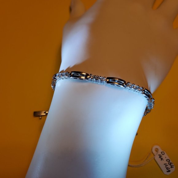 BRAND  NEW  DIAMOND  TENNIS  BRACELET  14K  WHITE  GOLD - Picture 2 of 8